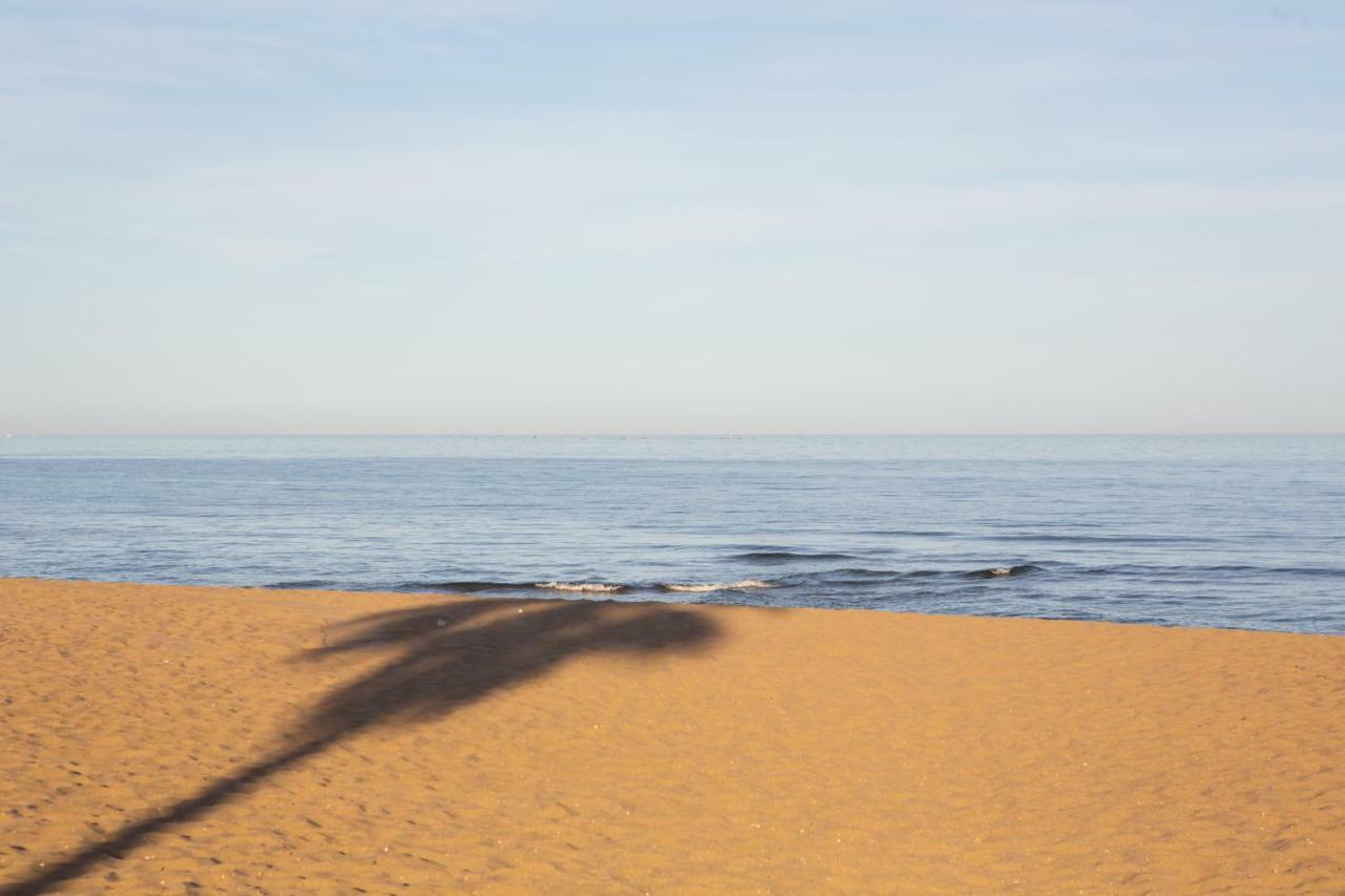 Beachfront Apartment In Fuengirola New Bagian luar foto