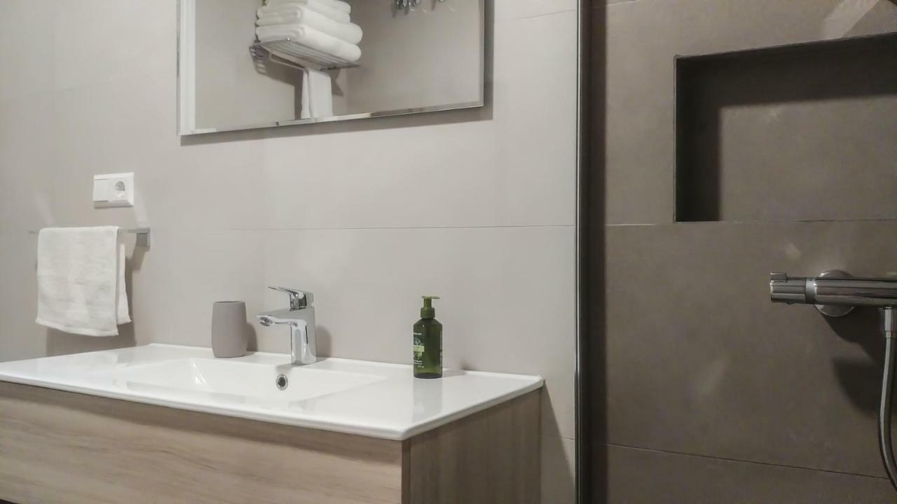Beachfront Apartment In Fuengirola New Bagian luar foto