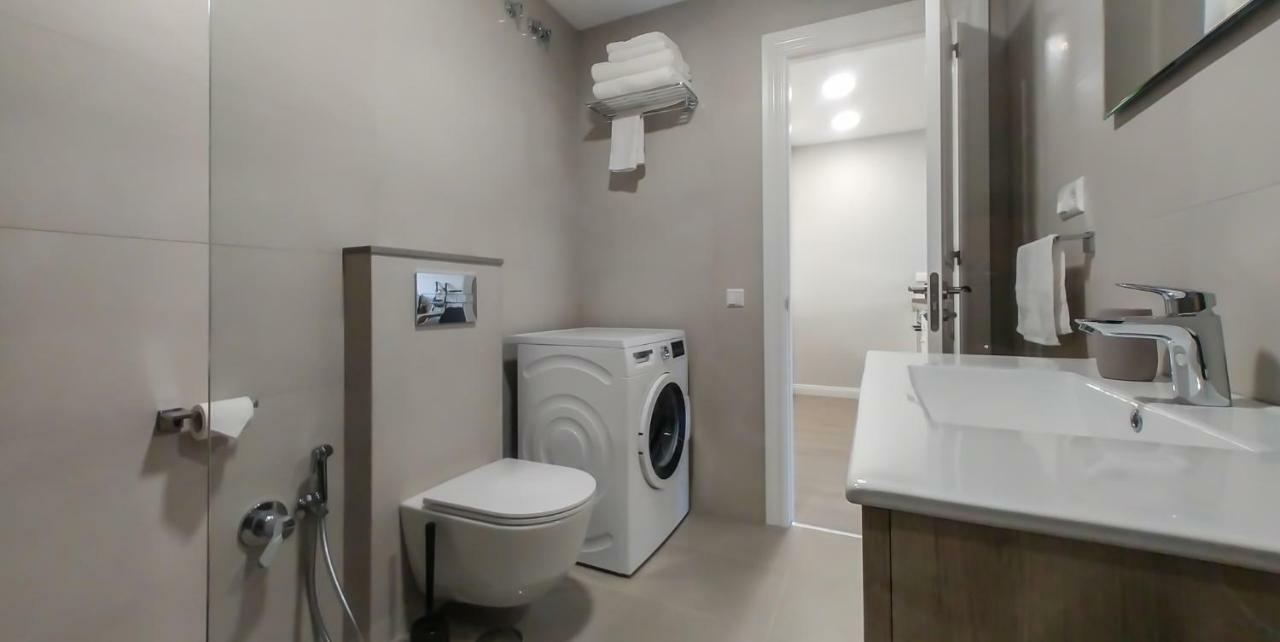 Beachfront Apartment In Fuengirola New Bagian luar foto