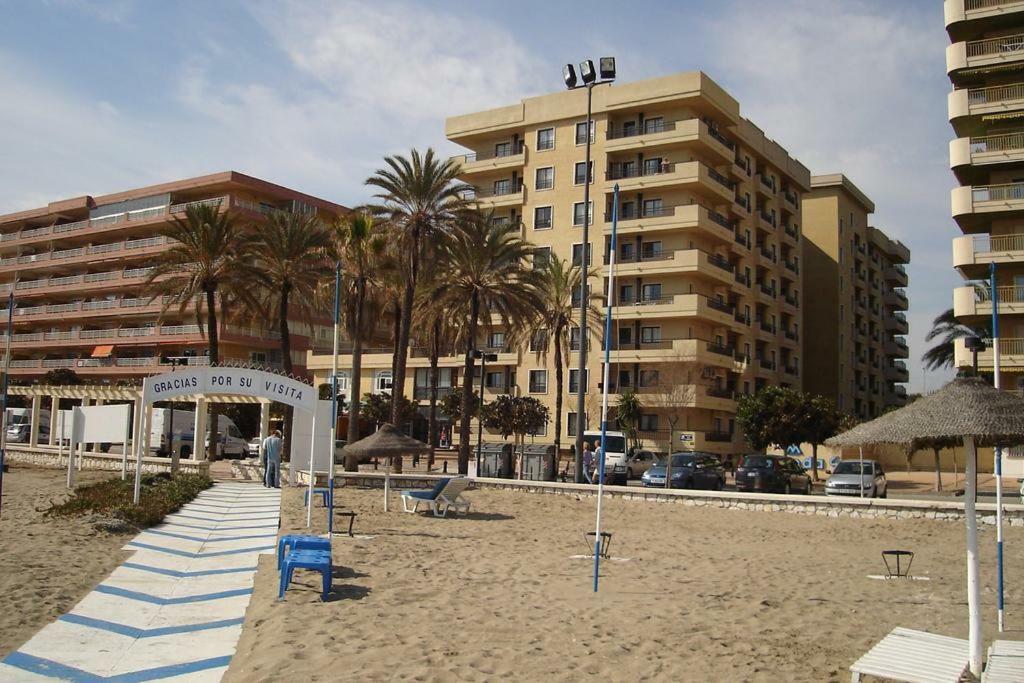 Beachfront Apartment In Fuengirola New Bagian luar foto